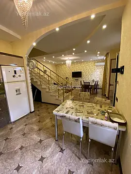 Satılır 4 otaqlı həyət evi 224 m²