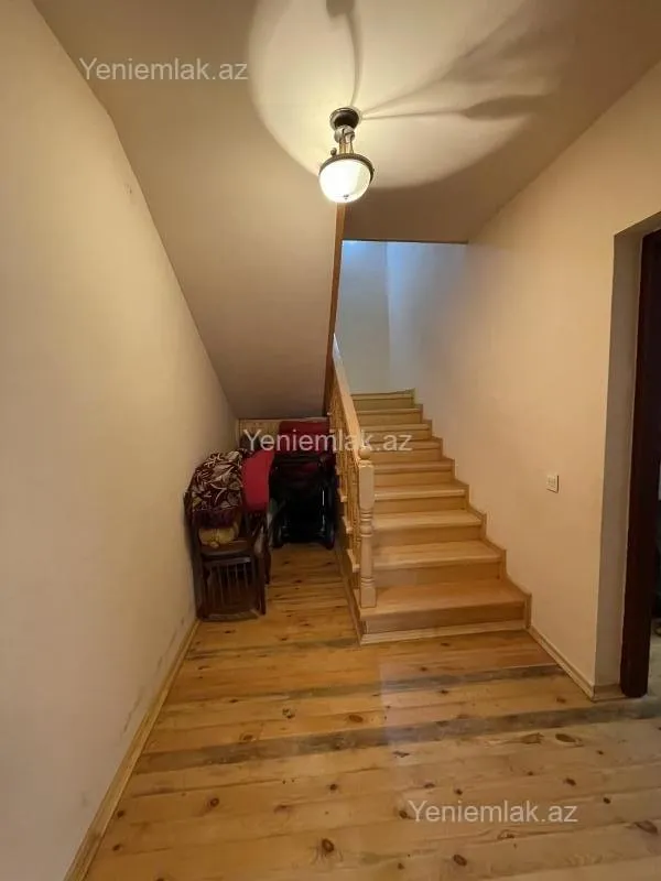 Satılır 7 otaqlı həyət evi 300 m²