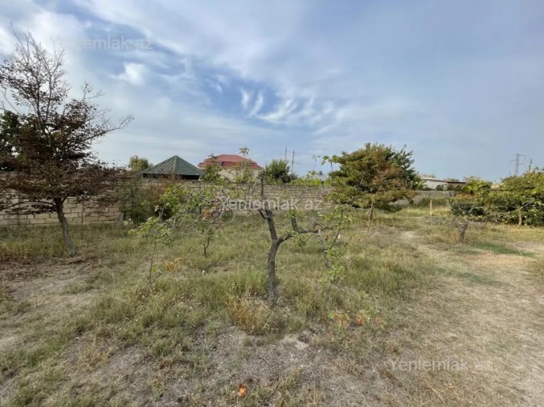 Satılır 7 otaqlı həyət evi 300 m²