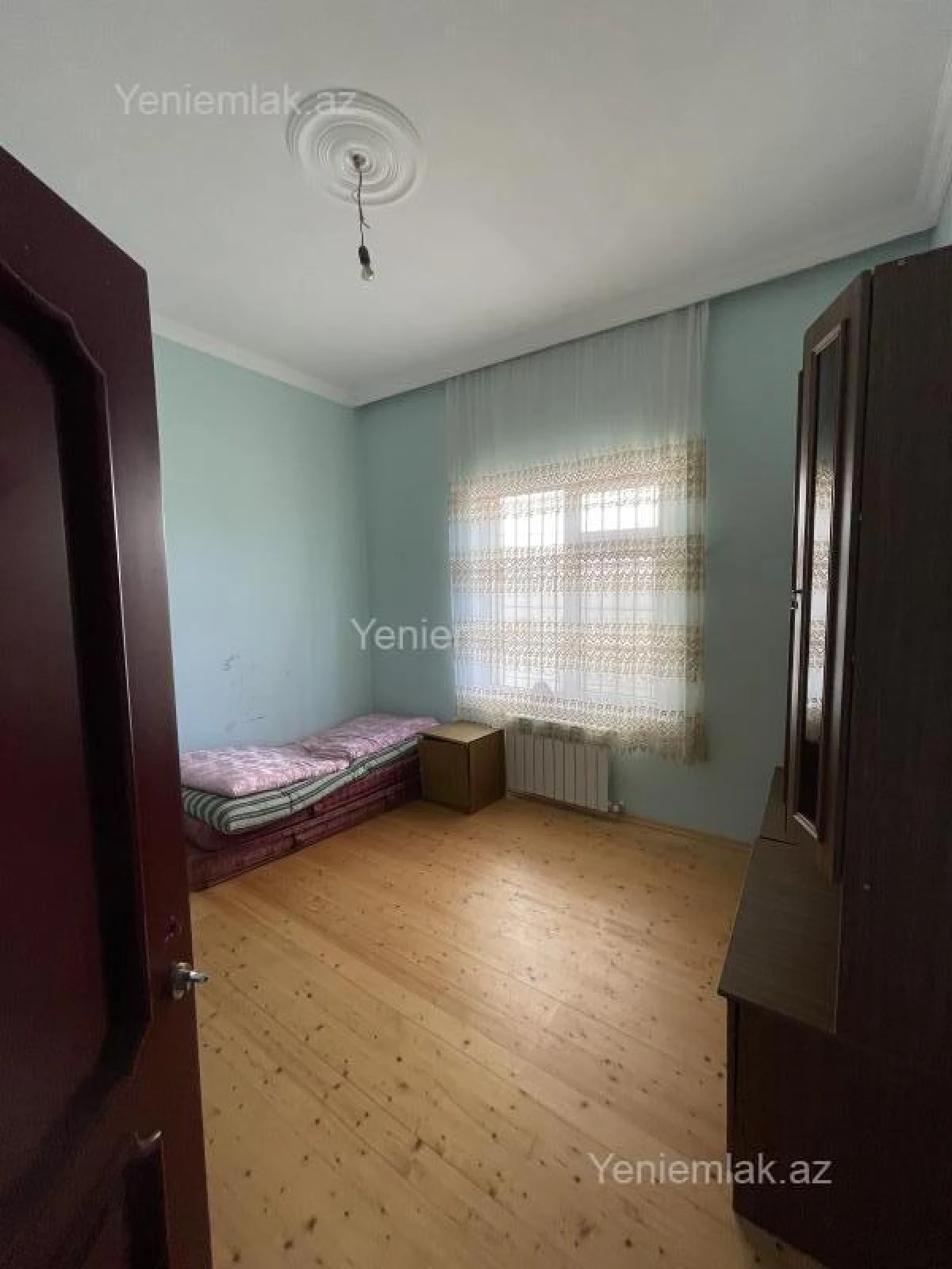 Satılır 7 otaqlı həyət evi 300 m²