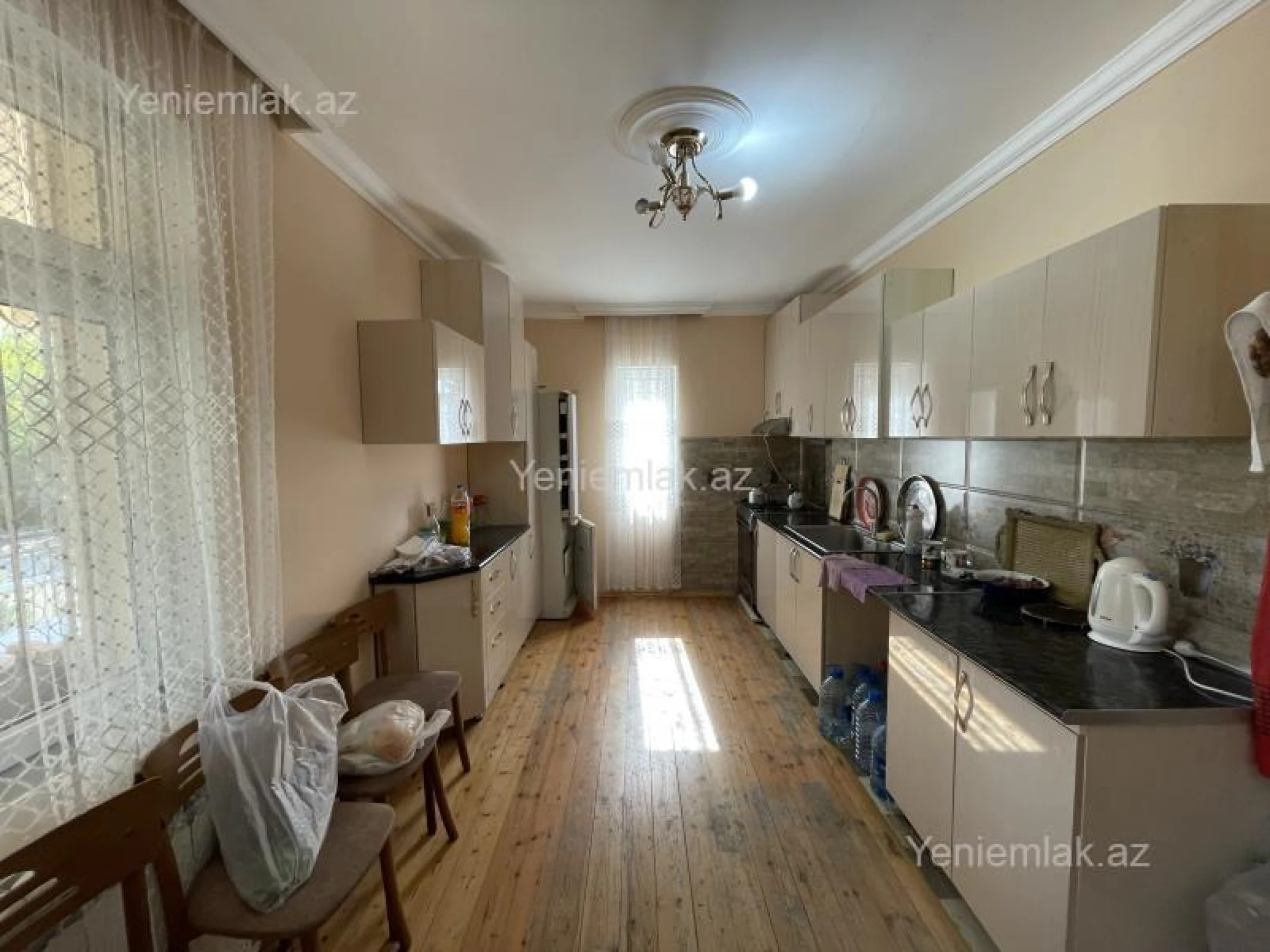 Satılır 7 otaqlı həyət evi 300 m²