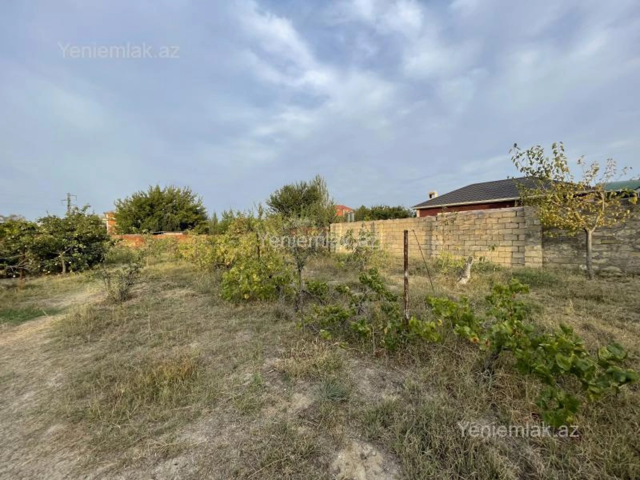 Satılır 7 otaqlı həyət evi 300 m²