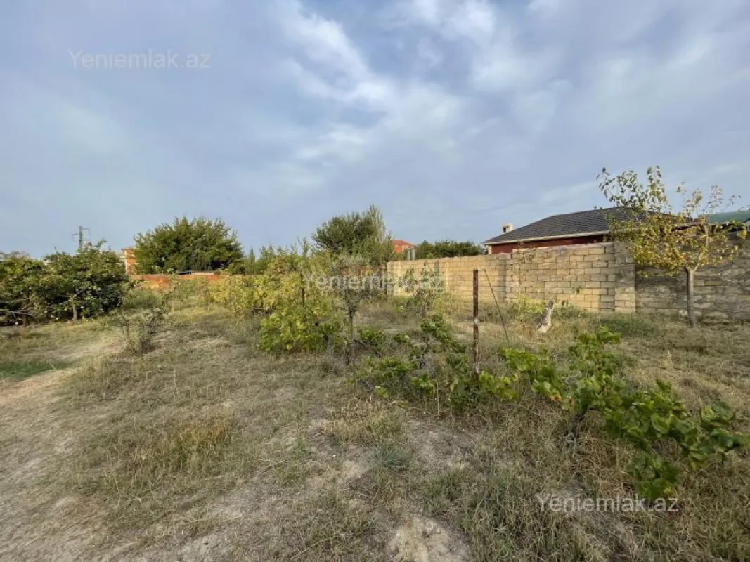 Satılır 7 otaqlı həyət evi 300 m²