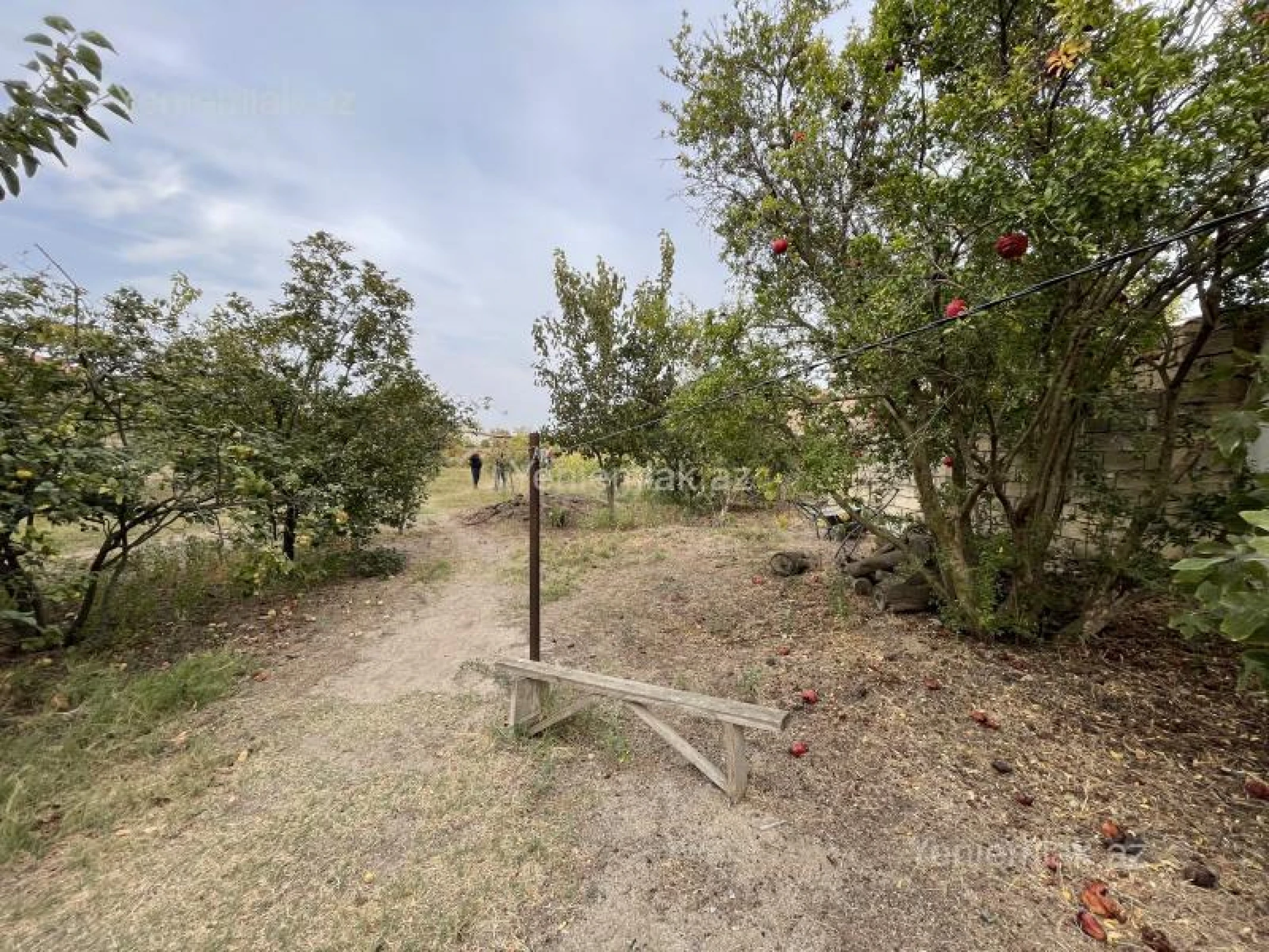 Satılır 7 otaqlı həyət evi 300 m²