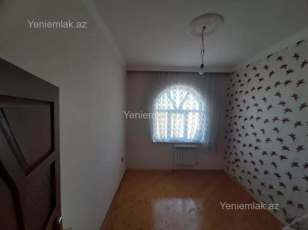 Satılır 6 otaqlı həyət evi 200 m²