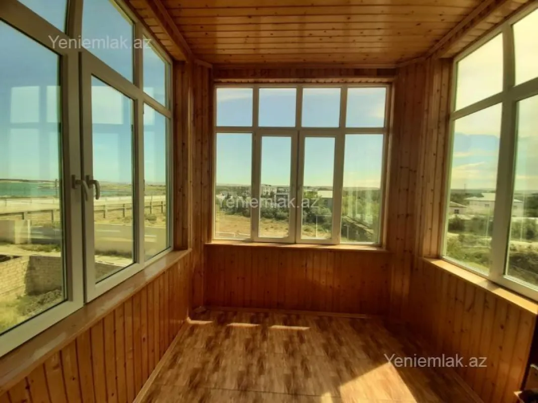 Satılır 6 otaqlı həyət evi 200 m²