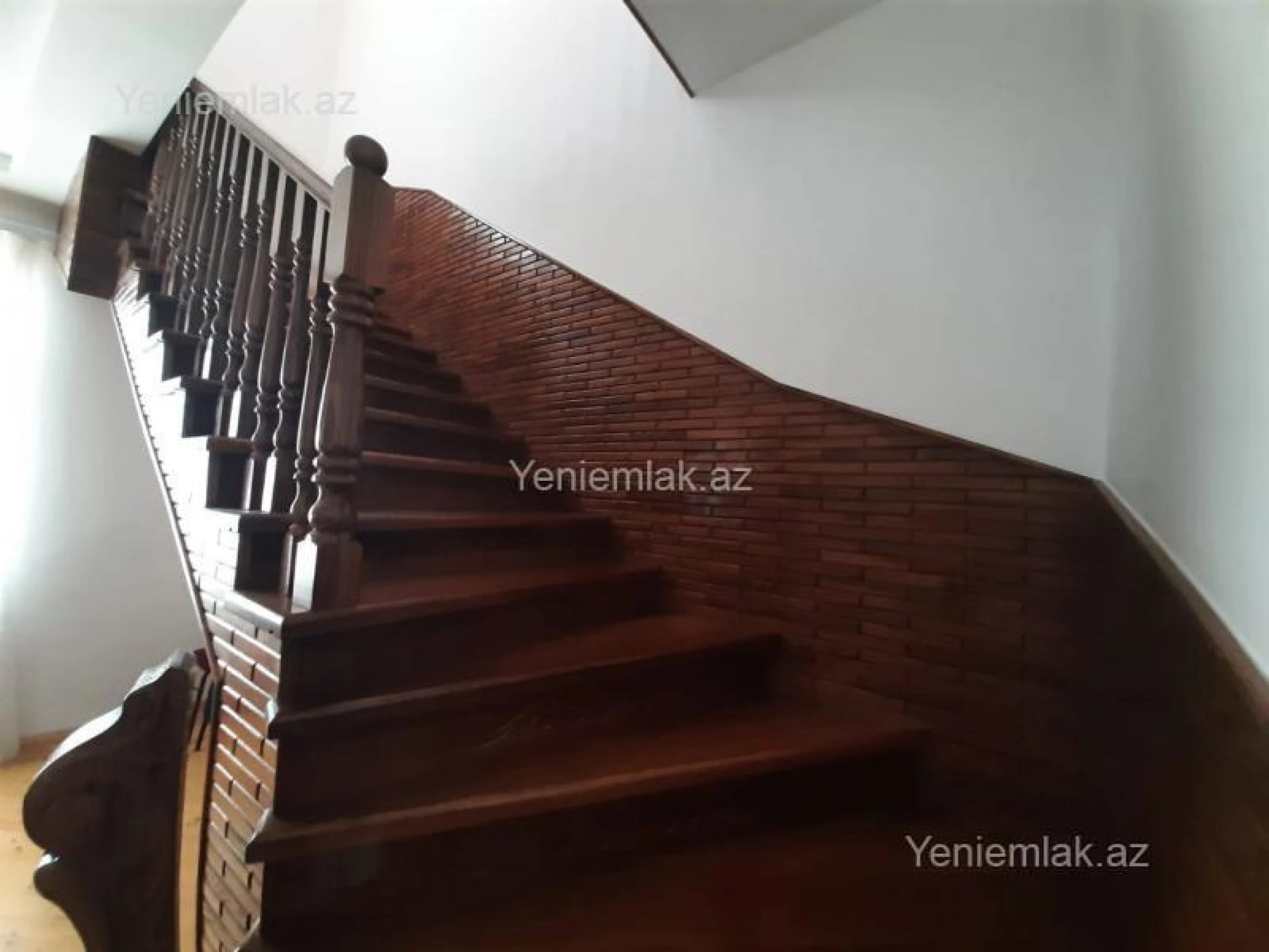 Satılır 6 otaqlı həyət evi 200 m²