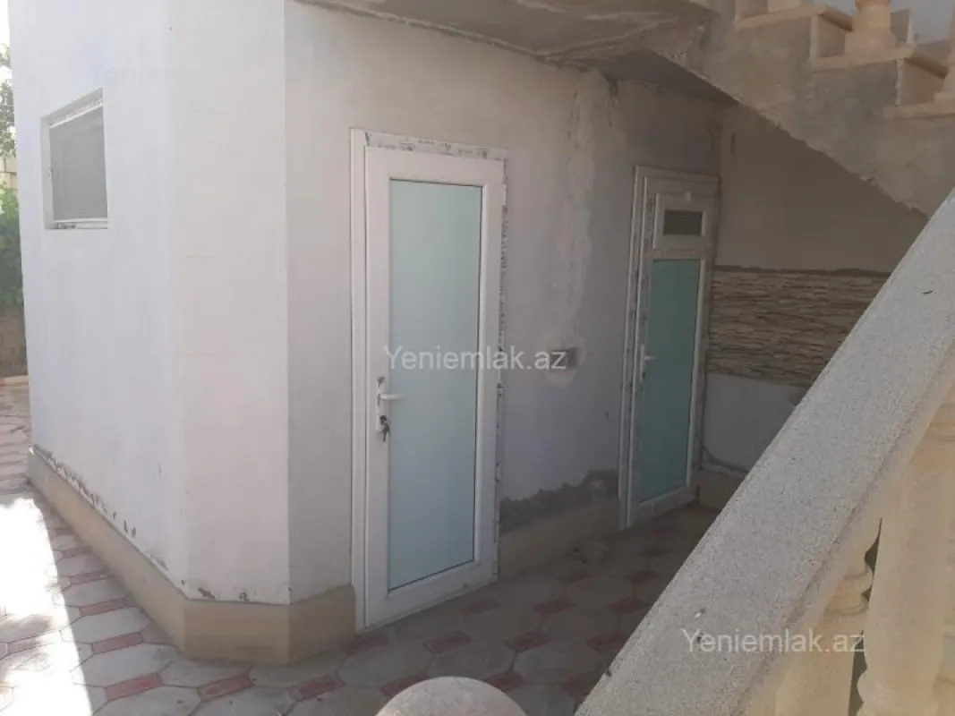 Satılır 6 otaqlı həyət evi 200 m²