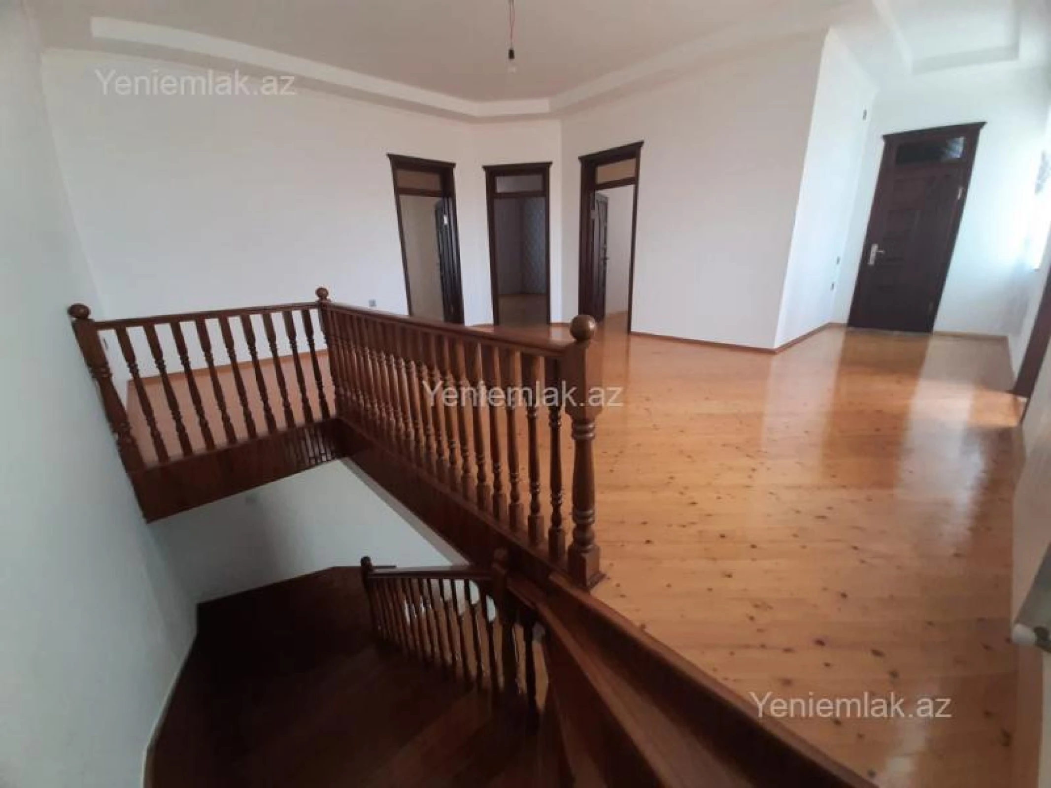 Satılır 6 otaqlı həyət evi 200 m²