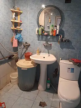 Satılır 3 otaqlı köhnə tikili 75 m²