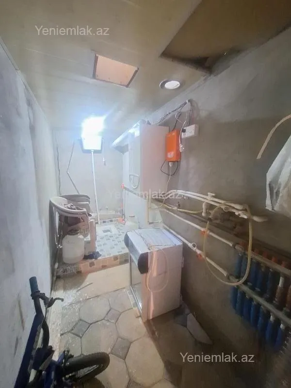 Satılır 5 otaqlı həyət evi 190 m²