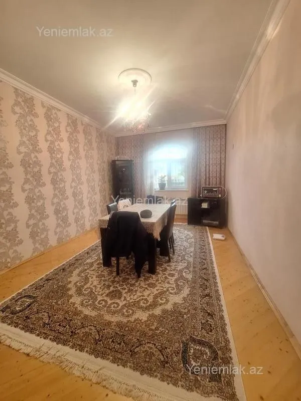 Satılır 5 otaqlı həyət evi 190 m²