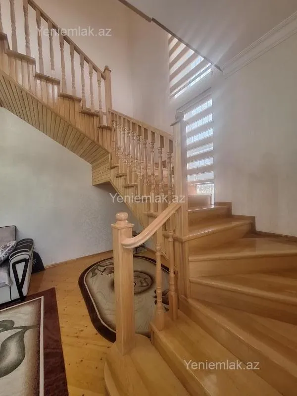 Satılır 5 otaqlı həyət evi 190 m²