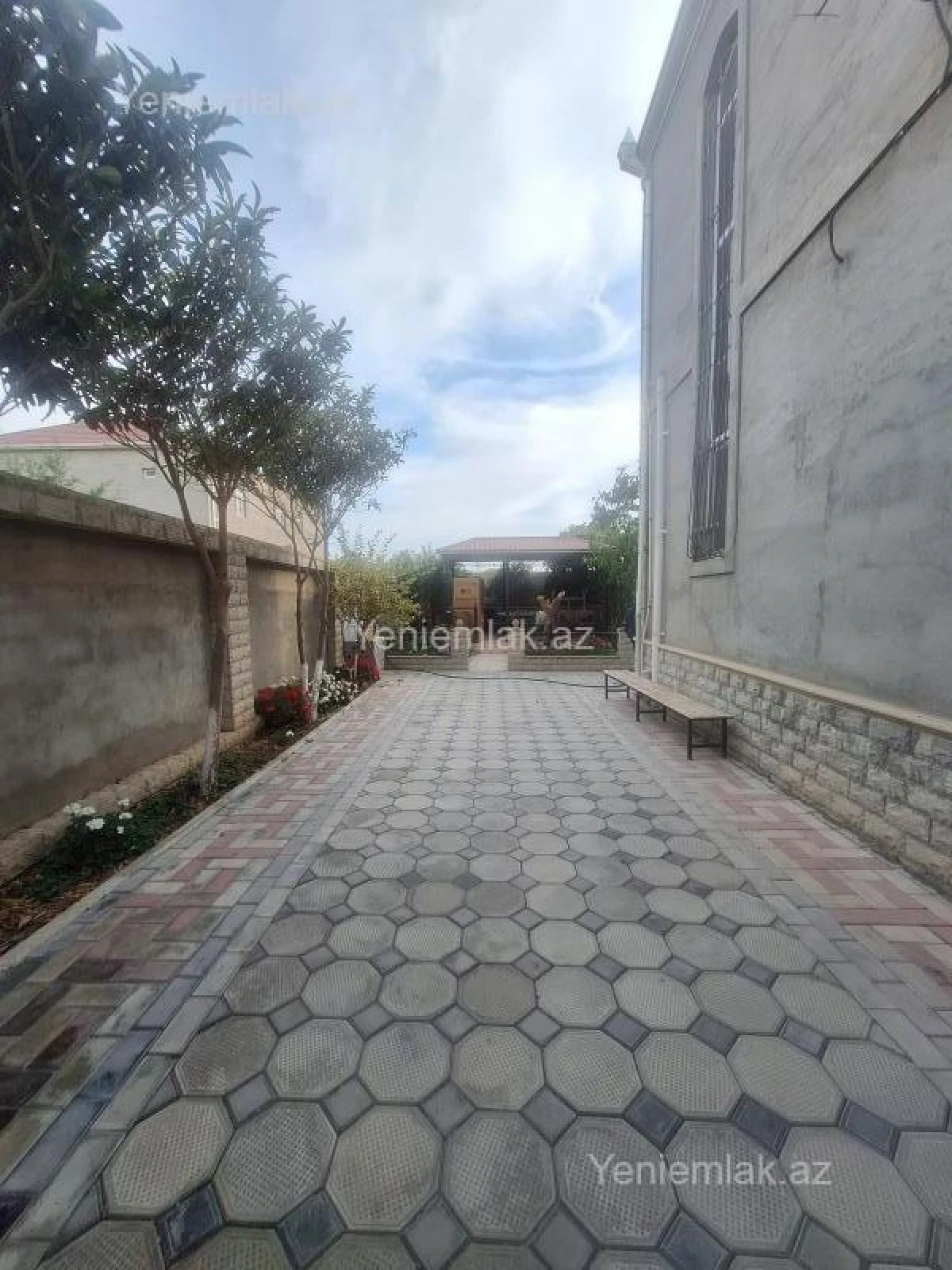 Satılır 5 otaqlı həyət evi 190 m²
