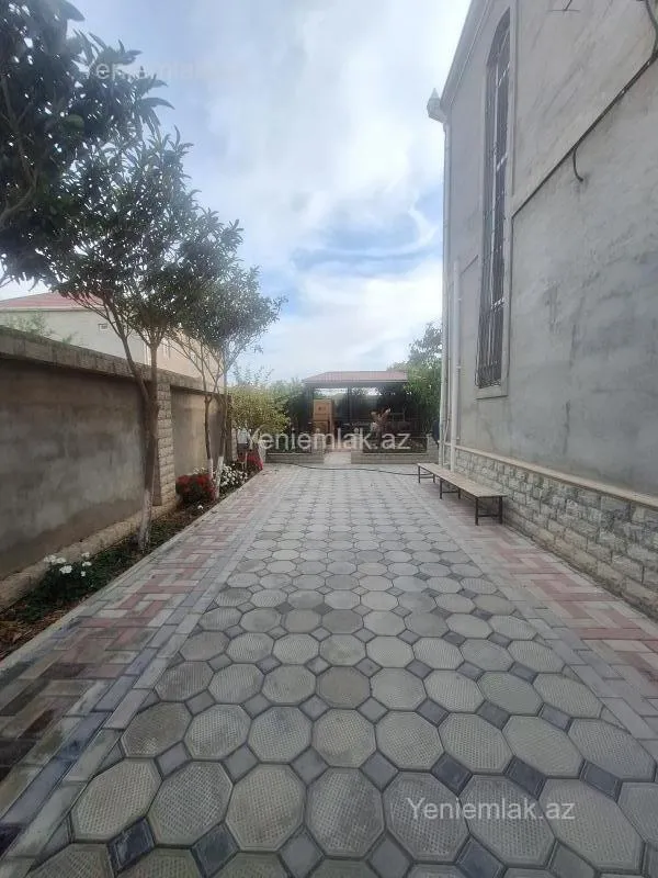 Satılır 5 otaqlı həyət evi 190 m²