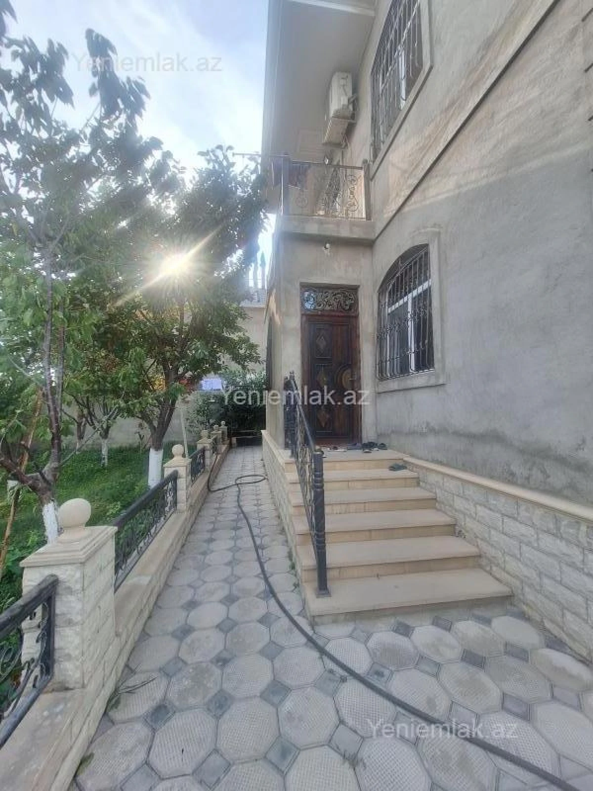 Satılır 5 otaqlı həyət evi 190 m²