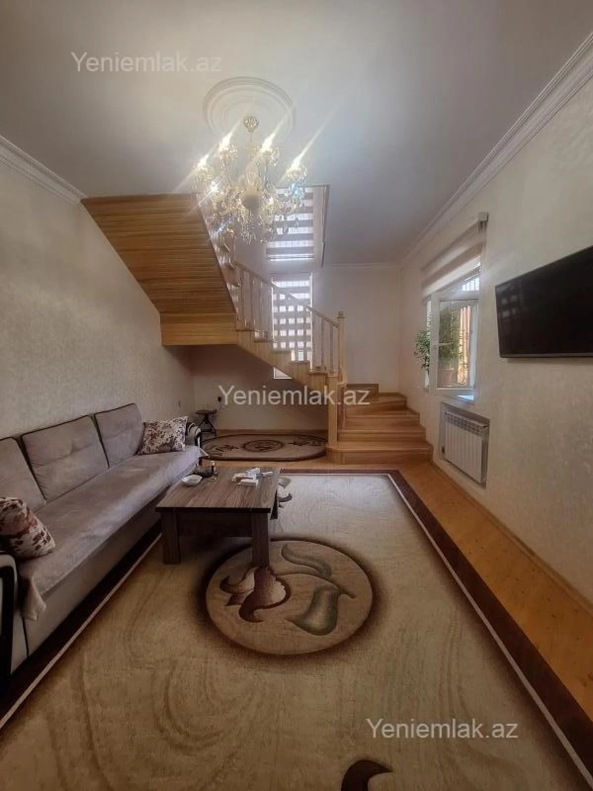 Satılır 5 otaqlı həyət evi 190 m²