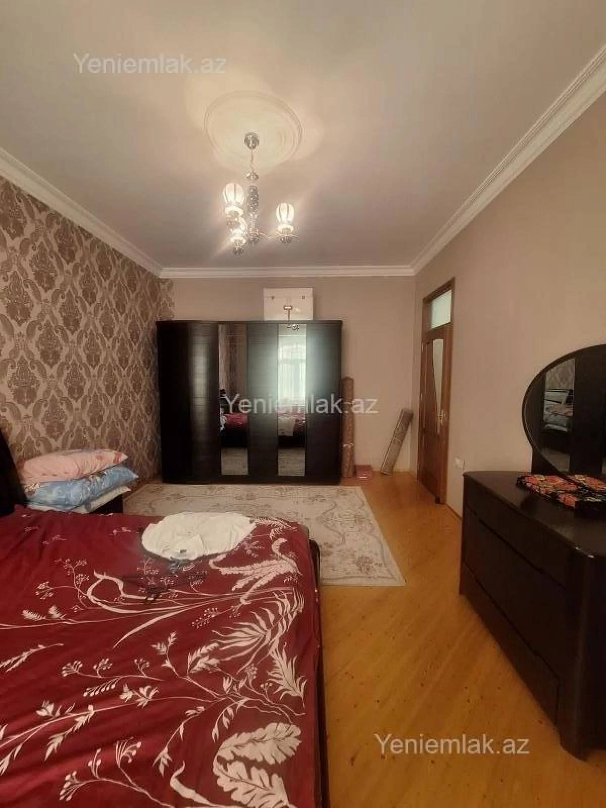 Satılır 5 otaqlı həyət evi 190 m²