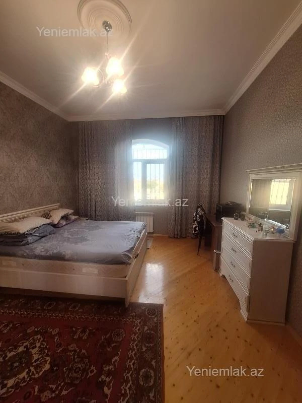 Satılır 5 otaqlı həyət evi 190 m²