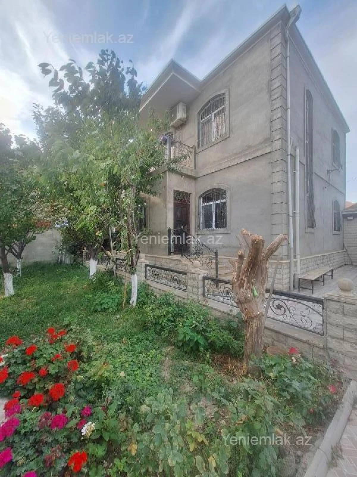 Satılır 5 otaqlı həyət evi 190 m²