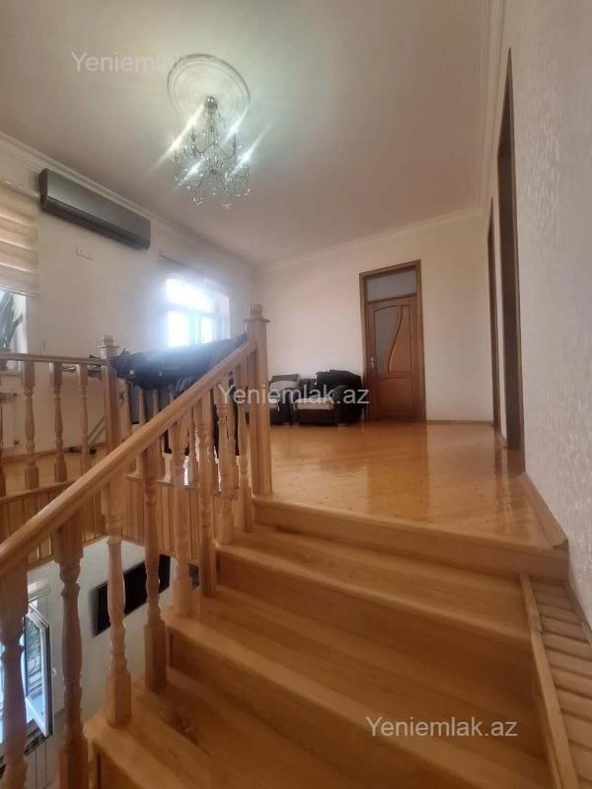 Satılır 5 otaqlı həyət evi 190 m²