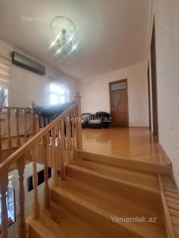 Satılır 5 otaqlı həyət evi 190 m²