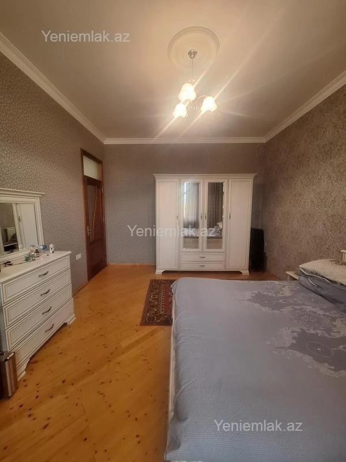 Satılır 5 otaqlı həyət evi 190 m²