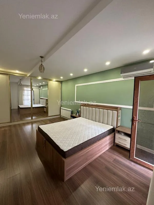 Satılır 4 otaqlı həyət evi 224 m²