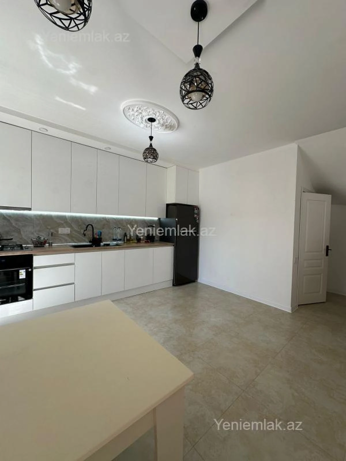 Satılır 4 otaqlı həyət evi 224 m²
