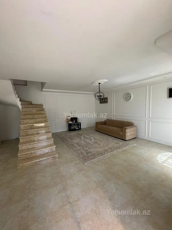 Satılır 4 otaqlı həyət evi 224 m²