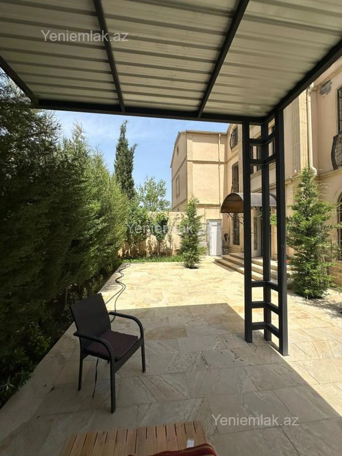 Satılır 4 otaqlı həyət evi 224 m²