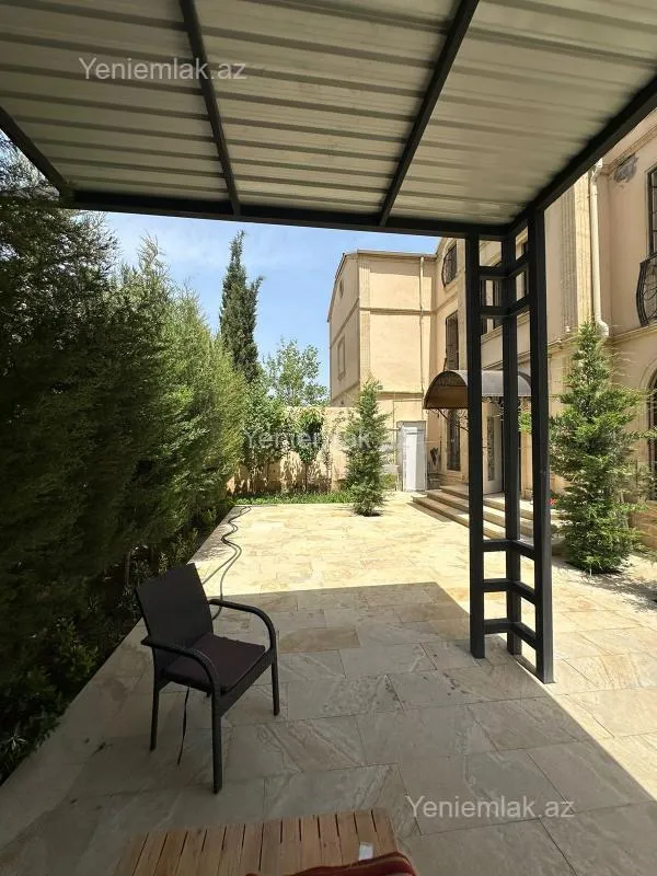 Satılır 4 otaqlı həyət evi 224 m²