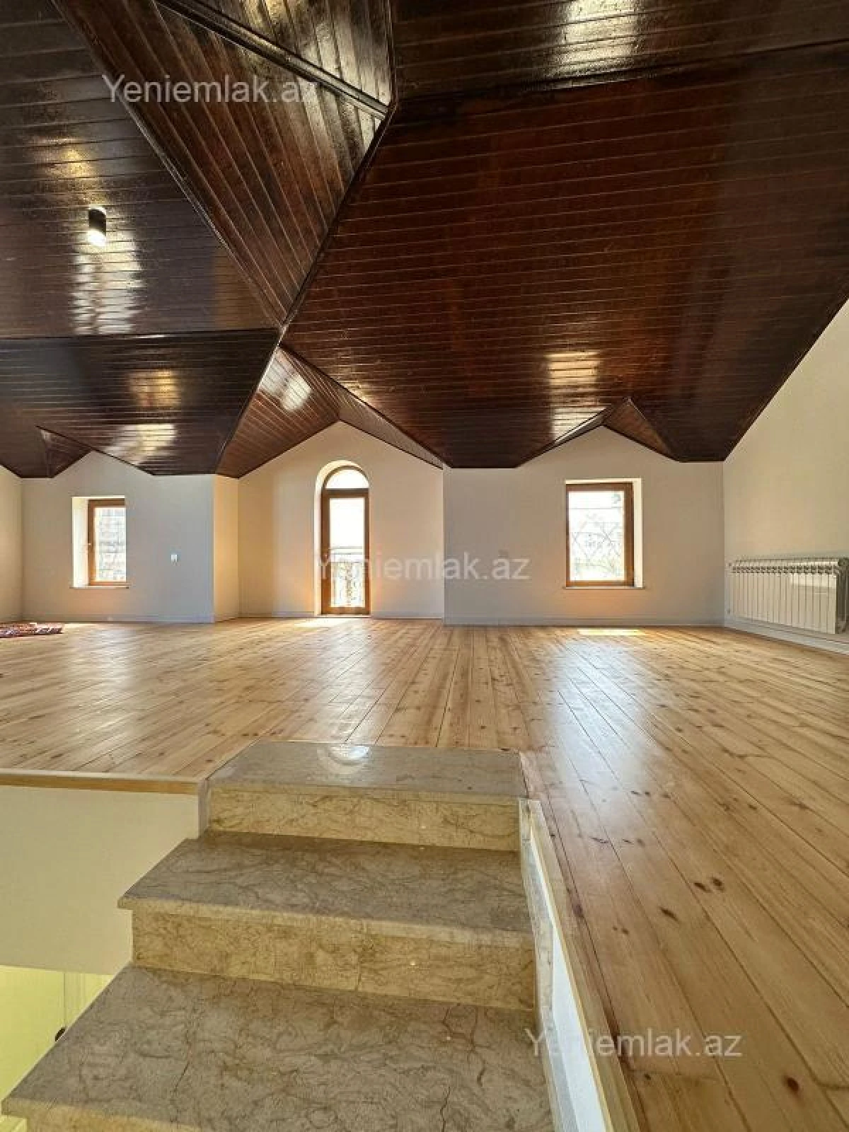 Satılır 4 otaqlı həyət evi 224 m²