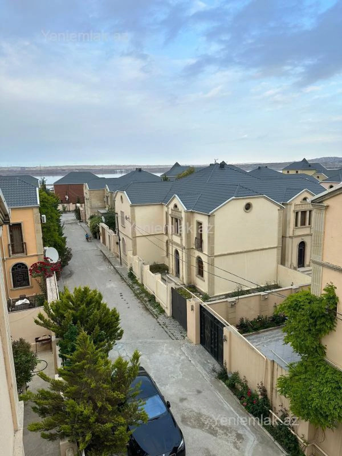 Satılır 4 otaqlı həyət evi 224 m²