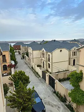 Satılır 4 otaqlı həyət evi 224 m²