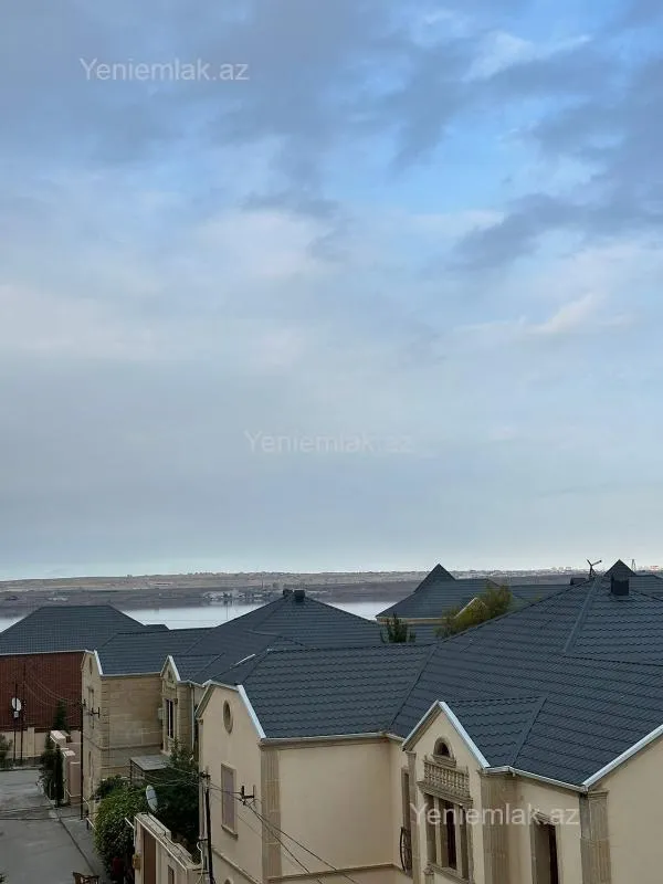 Satılır 4 otaqlı həyət evi 224 m²