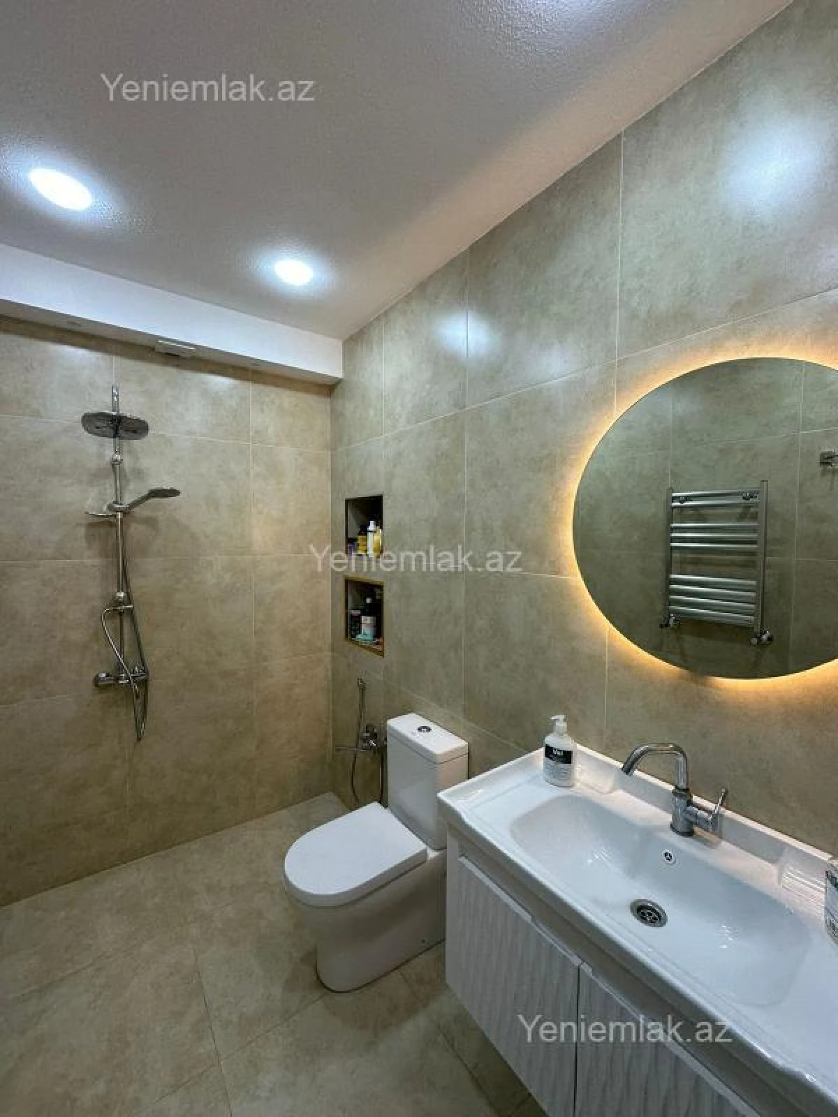 Satılır 4 otaqlı həyət evi 224 m²