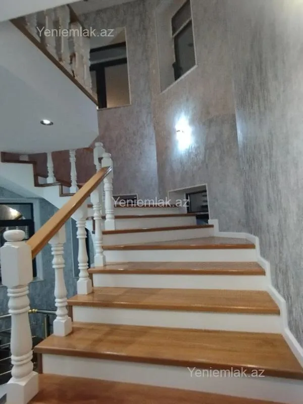 Satılır 6 otaqlı həyət evi 360 m²