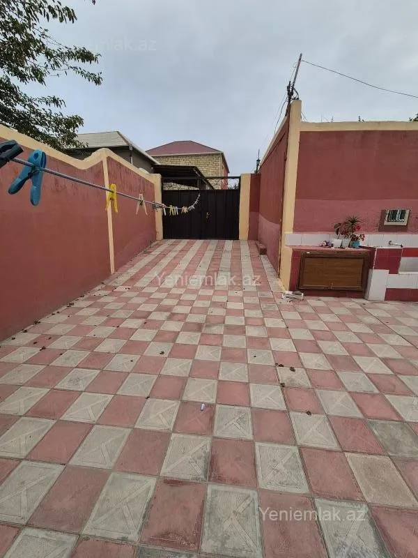 Satılır 4 otaqlı həyət evi 120 m²