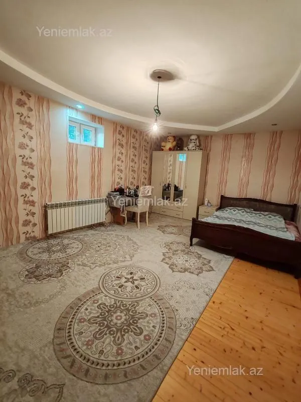 Satılır 4 otaqlı həyət evi 140 m²