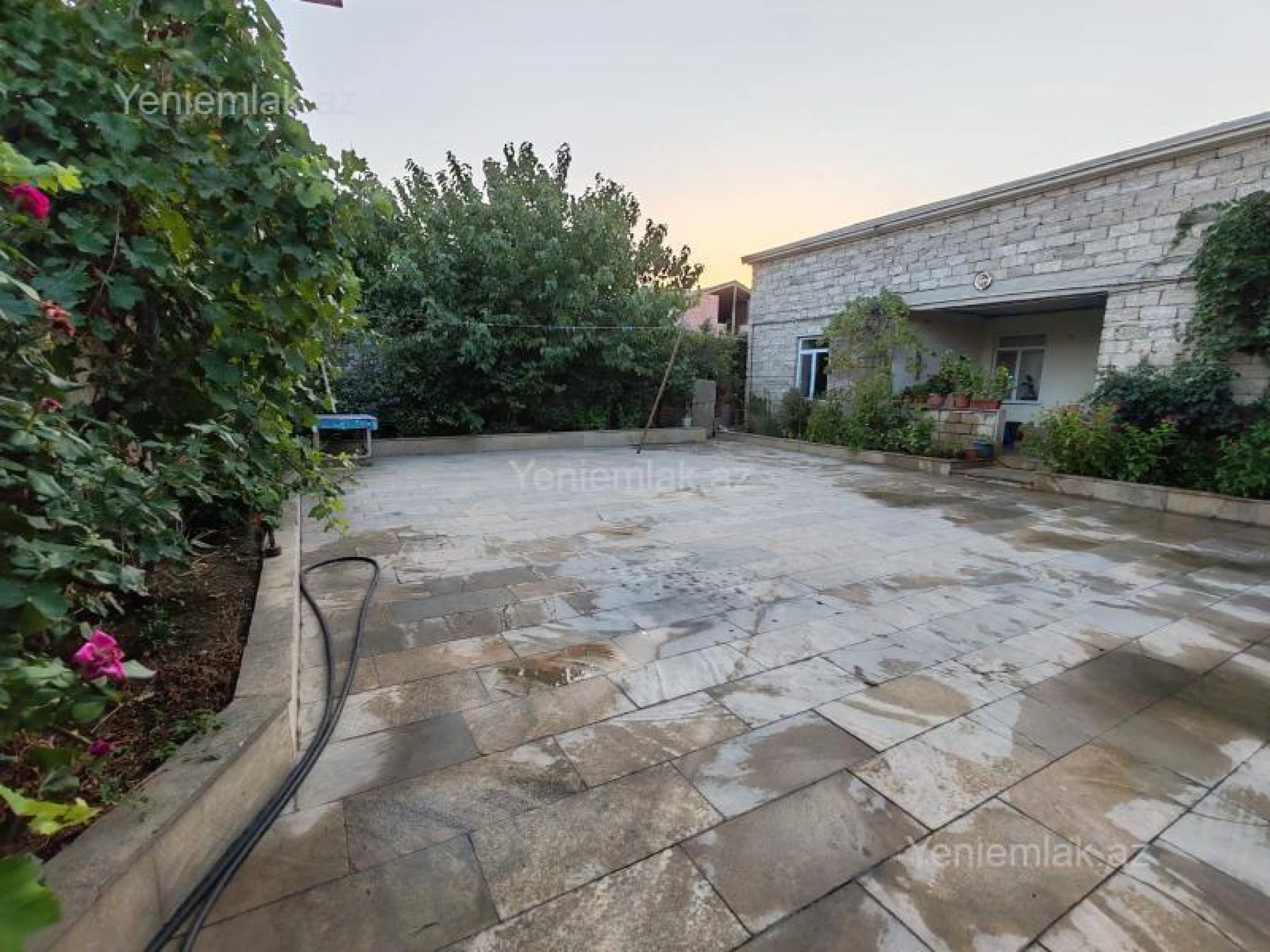 Satılır 4 otaqlı həyət evi 140 m²