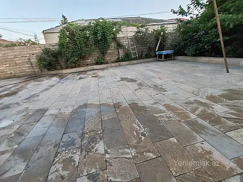 Satılır 4 otaqlı həyət evi 140 m²