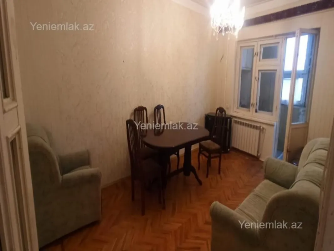 Satılır 2 otaqlı köhnə tikili 60 m²