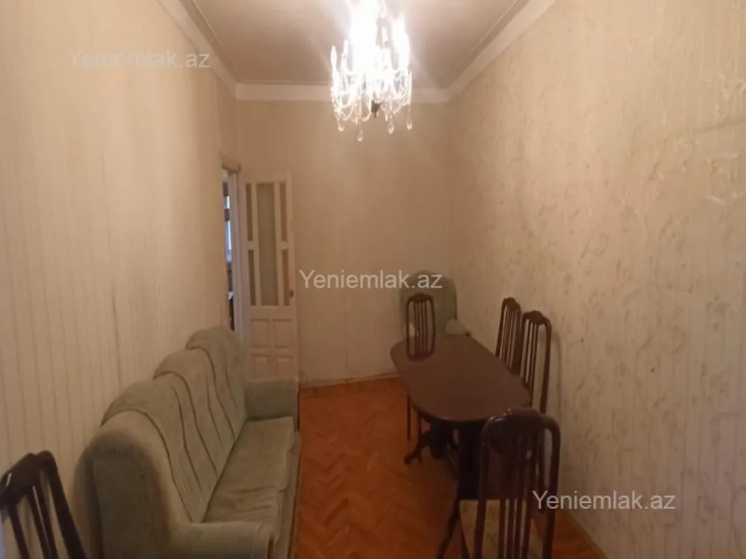 Satılır 2 otaqlı köhnə tikili 60 m²