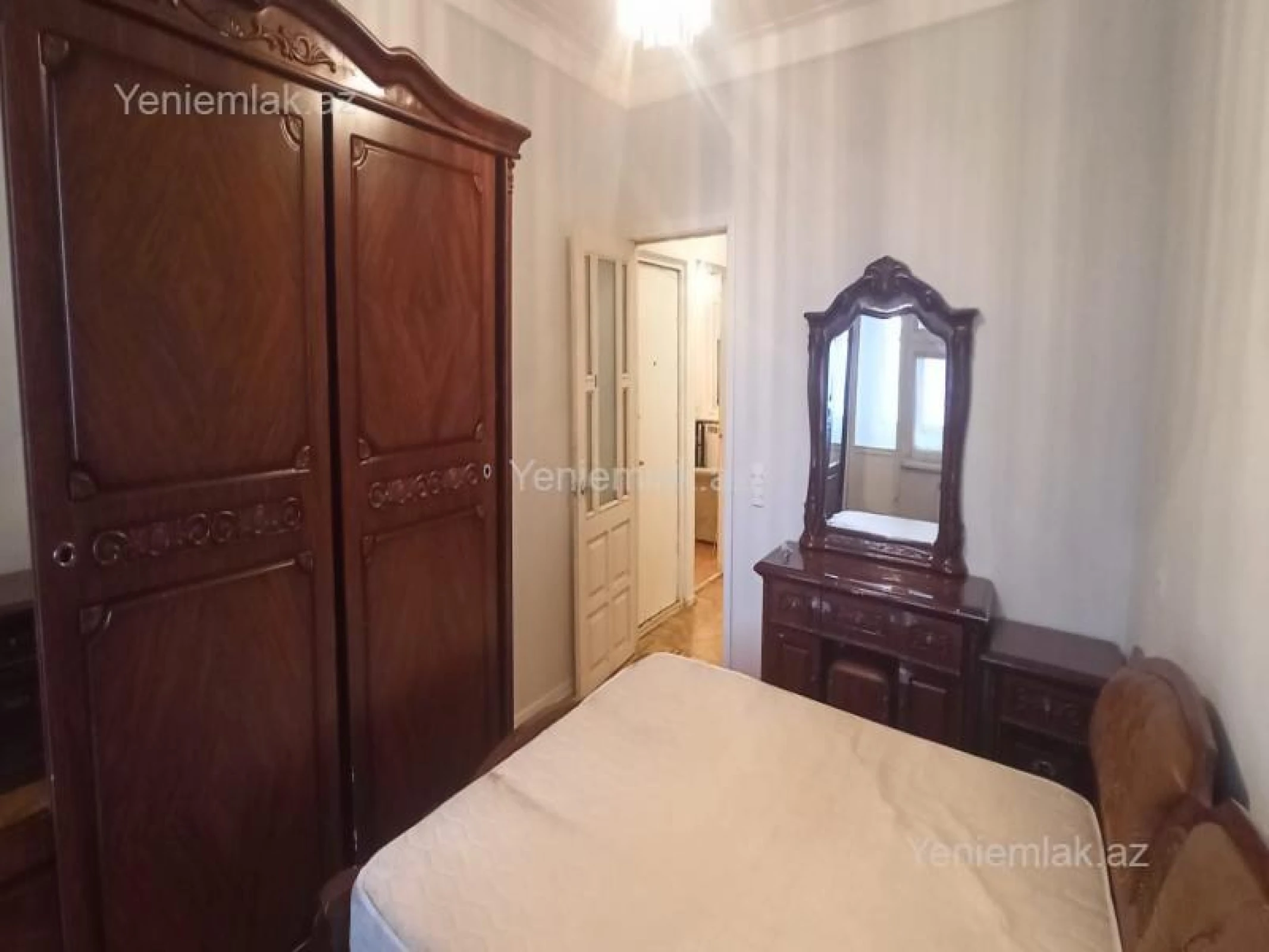 Satılır 2 otaqlı köhnə tikili 60 m²