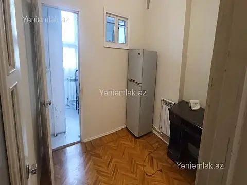 Satılır 2 otaqlı köhnə tikili 60 m²