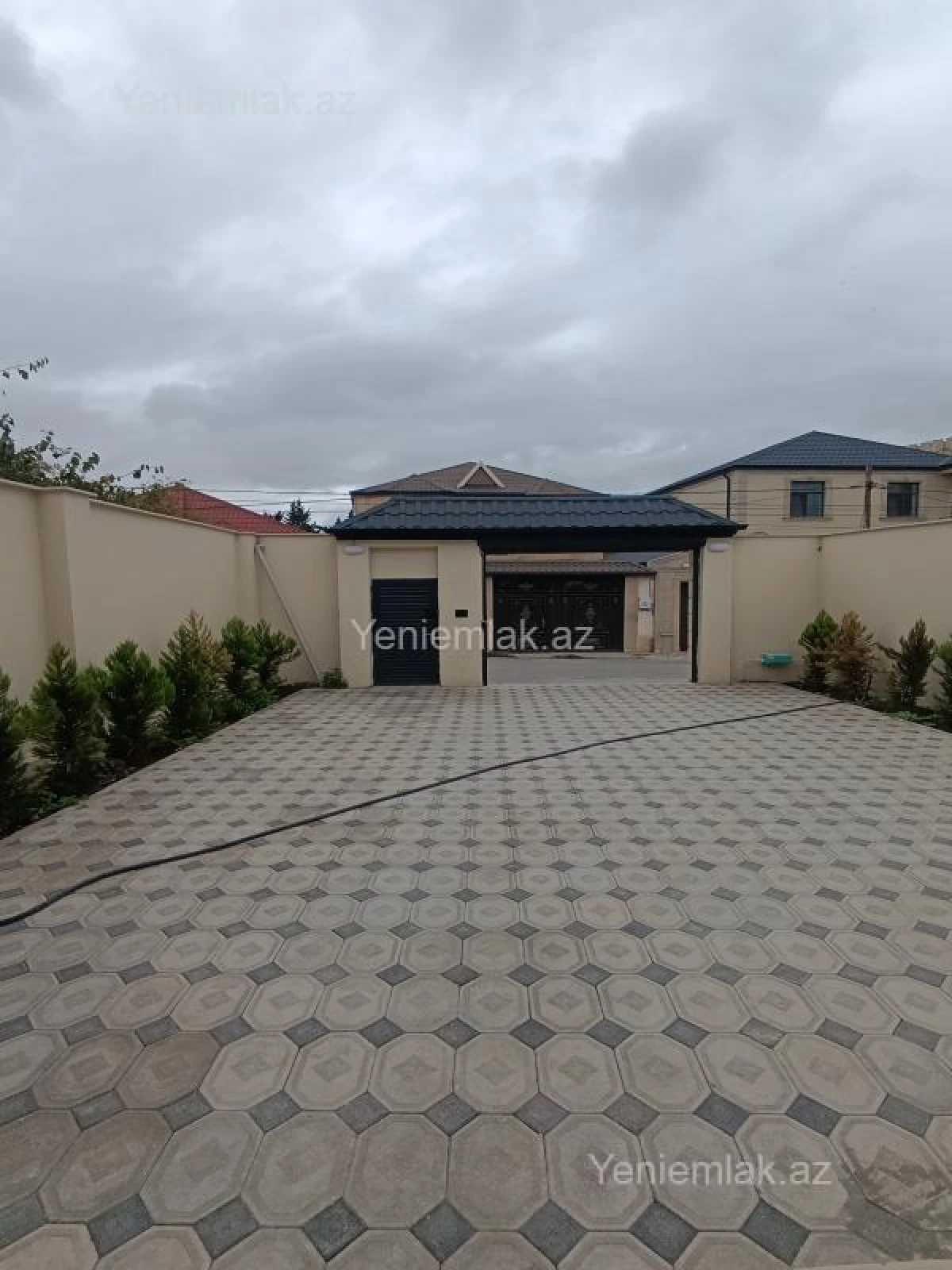 Satılır 6 otaqlı həyət evi 280 m²