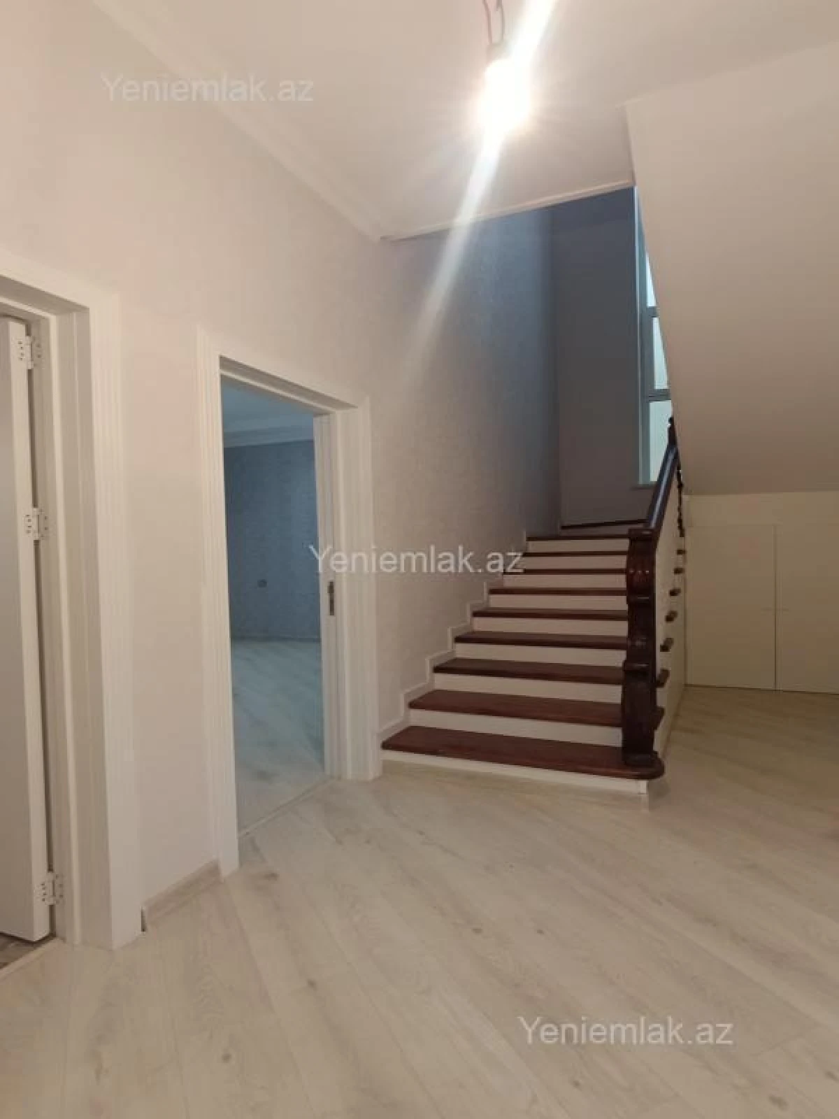 Satılır 6 otaqlı həyət evi 280 m²