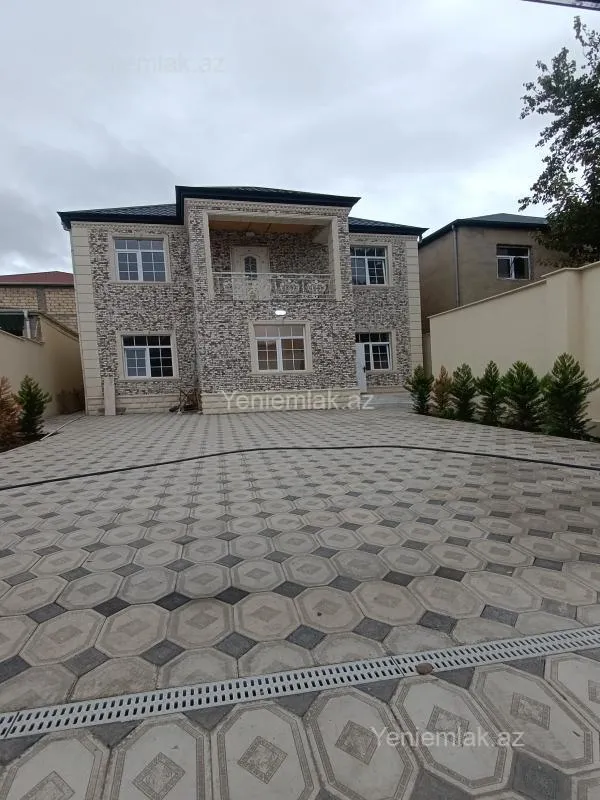 Satılır 6 otaqlı həyət evi 280 m²