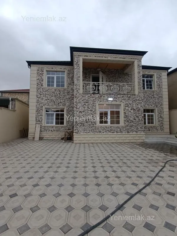 Satılır 6 otaqlı həyət evi 280 m²